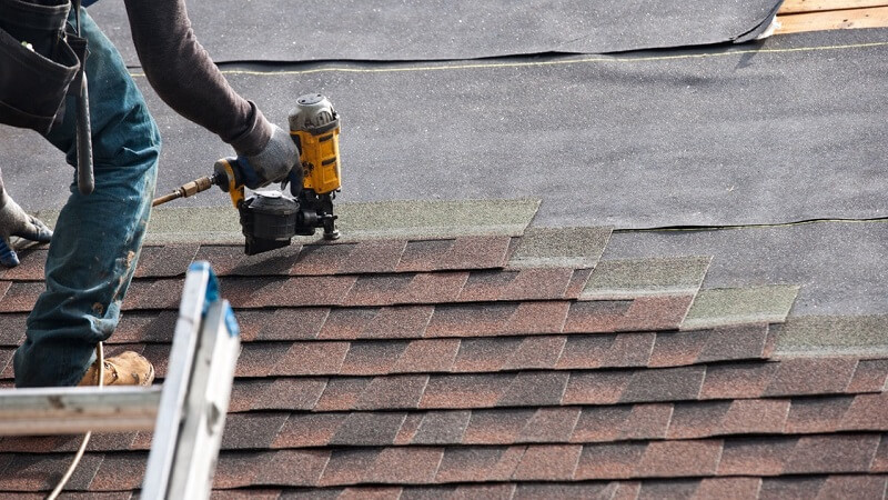 Choosing the Right Roofing Material for Edmonton’s Freeze-Thaw Climate