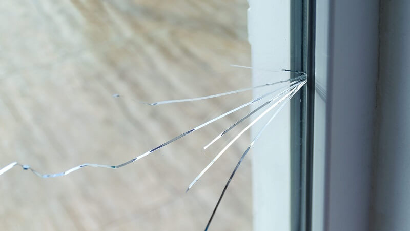 Thermal Stress Cracks: Why a Window Can Break When Nobody Touched It